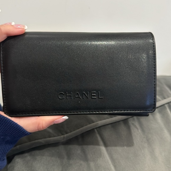 Black Chanel sunglasses - Picture 5 of 6